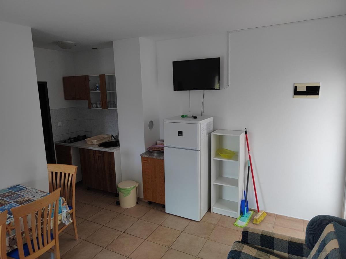 Apartments Mali Mate Tribalj Eksteriør bilde